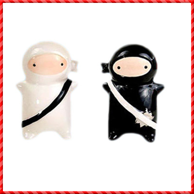 salt and pepper shaker-029