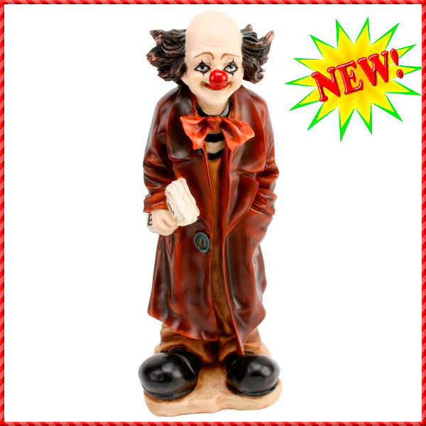 clown figurine-014