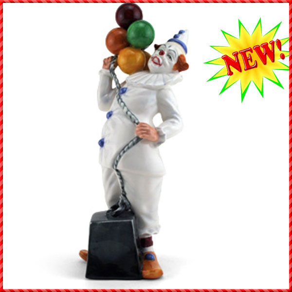 clown figurine-017